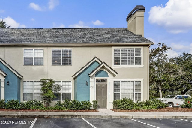 13700 Richmond Park Drive N 706, Jacksonville