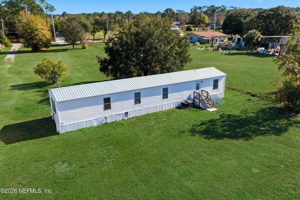 5822 Cisco Drive W, Jacksonville
