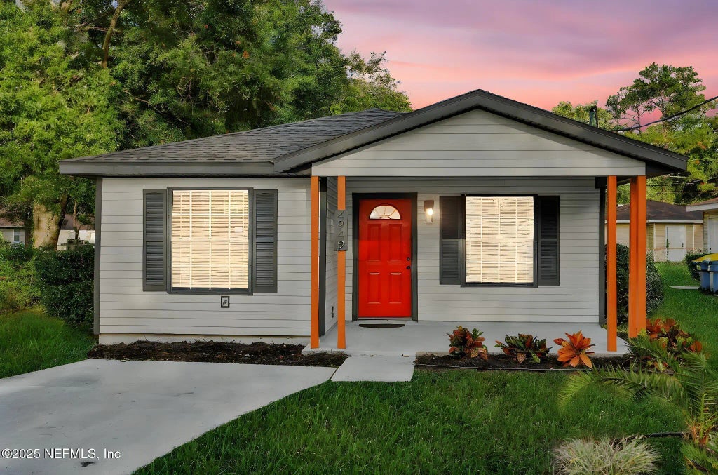 4949 Avenue B, Jacksonville