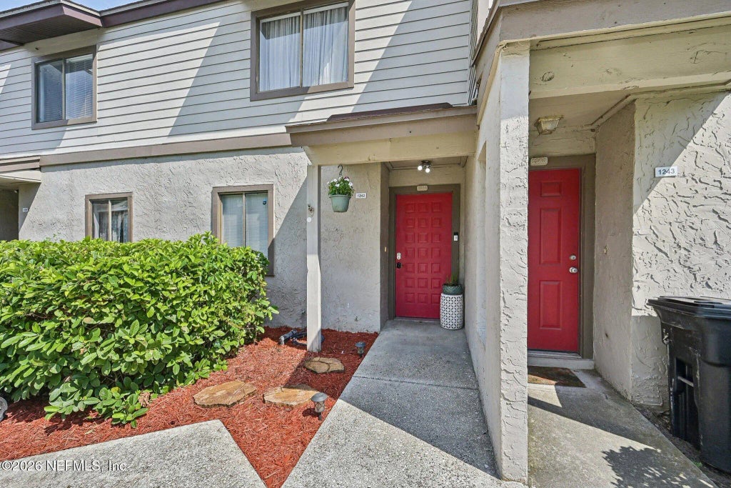 8300 Plaza Gate Lane 1242, Jacksonville