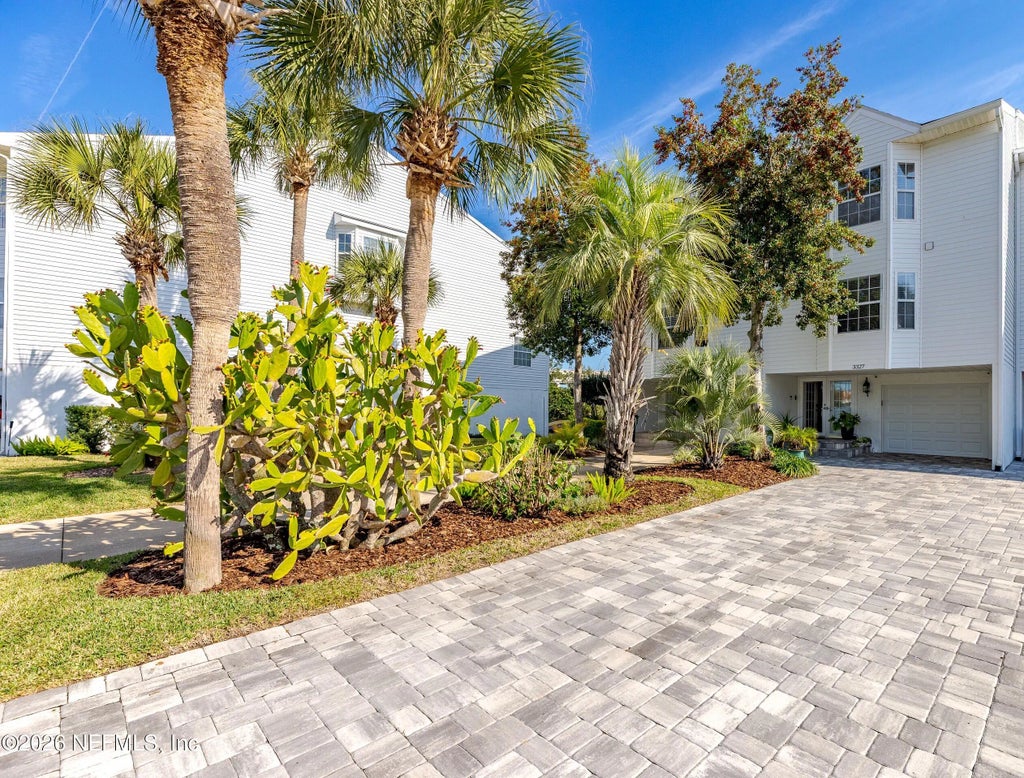 3327 Lighthouse Point Lane, Jacksonville