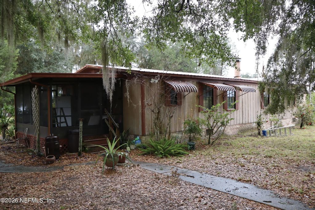 347 Star Lake Drive, Hawthorne