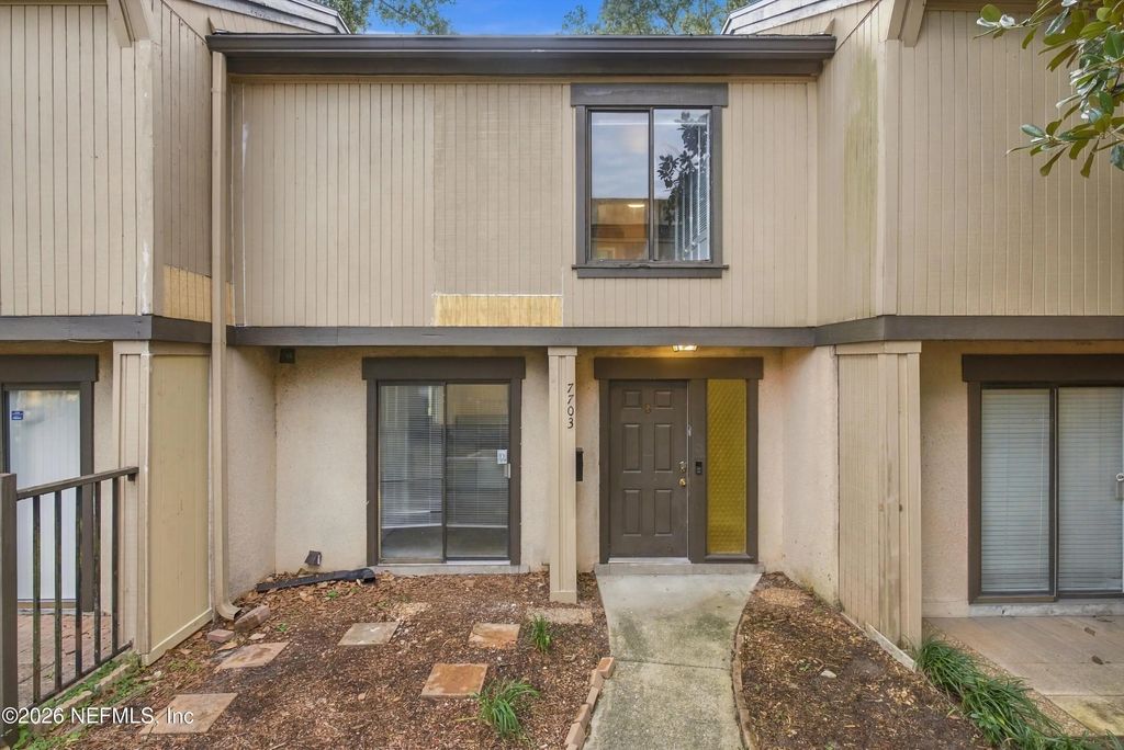 7703 Las Palmas Way 176, Jacksonville