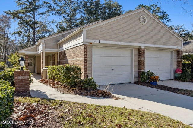 4580 Middleton Park Circle E, Jacksonville