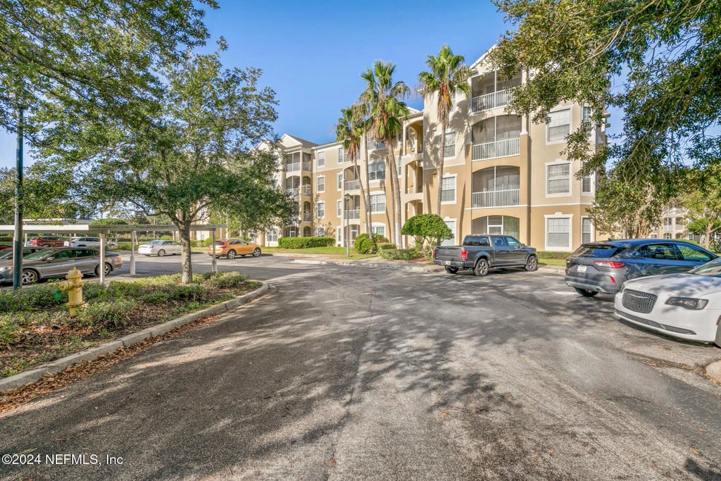 7801 Point Meadows Drive 8406, Jacksonville