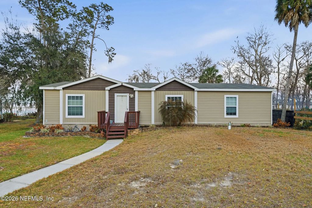 102 Lake Shore Lane, Crescent City