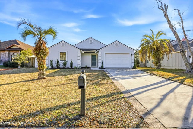 2170 The Woods Drive E, Jacksonville