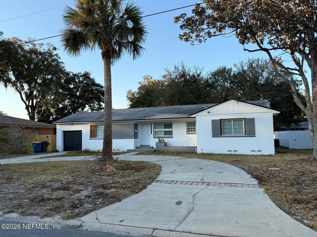 8365 Bordeau Avenue N, Jacksonville