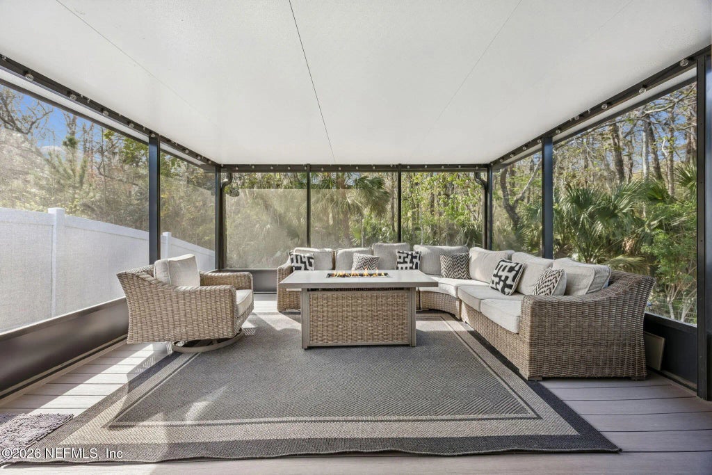 7856 Meadow Walk Lane, Jacksonville