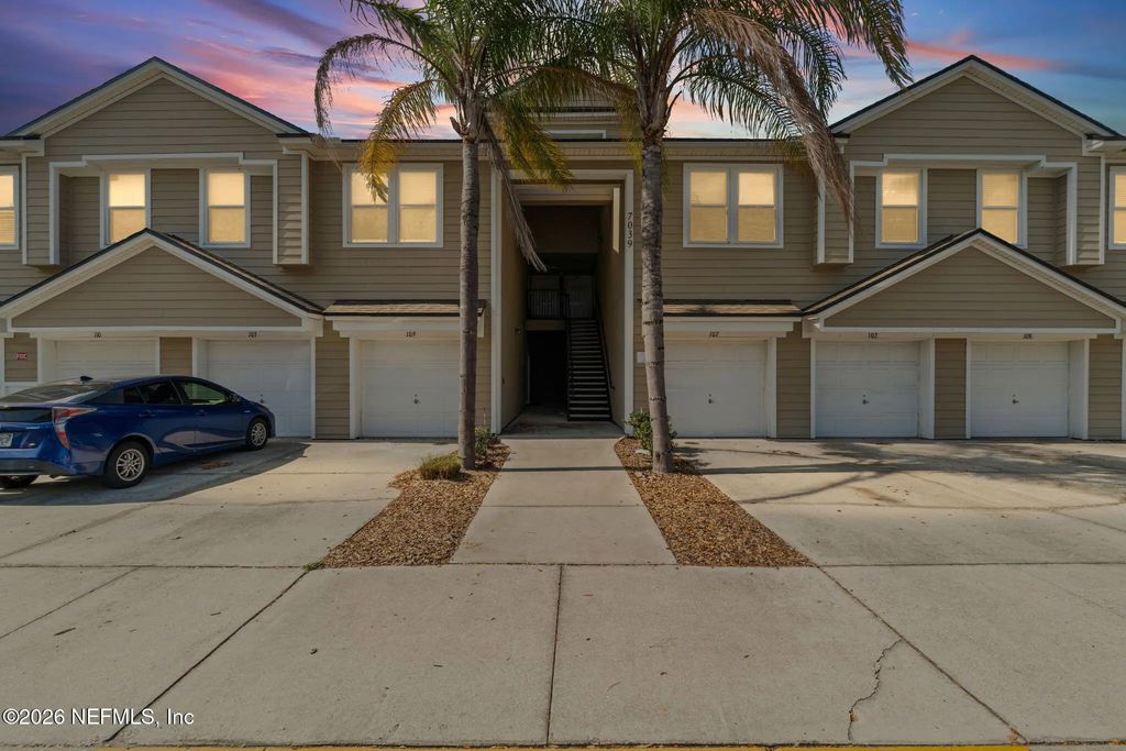 7039 Deer Lodge Circle 107, Jacksonville
