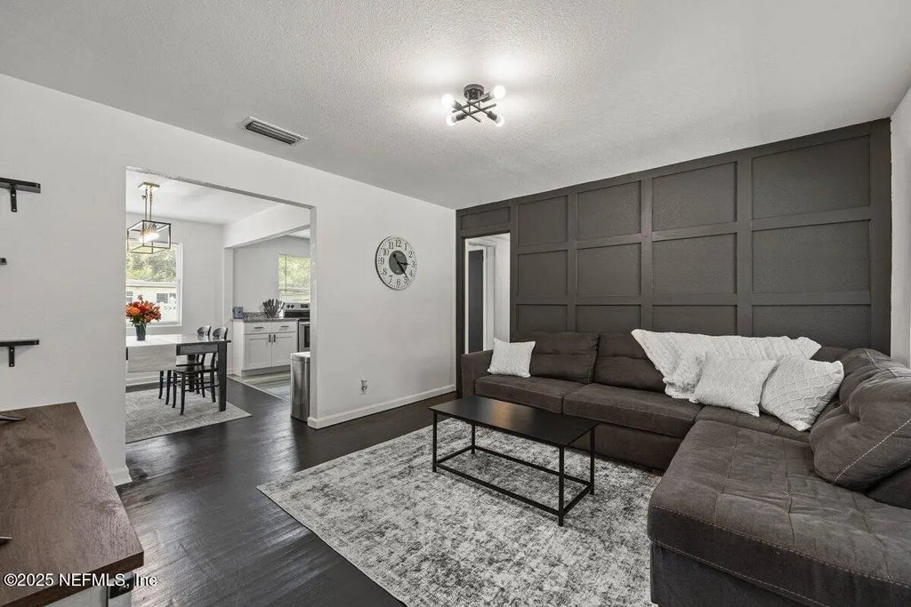 6584 Larne Avenue, Jacksonville