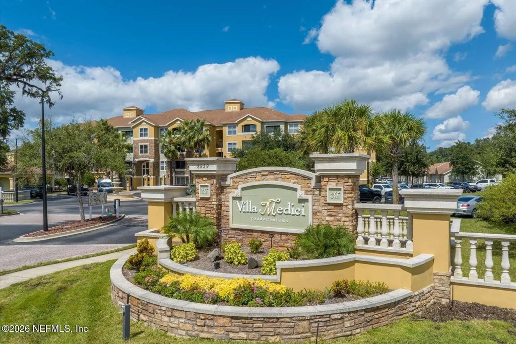 8539 Gate Parkway W 9303, Jacksonville
