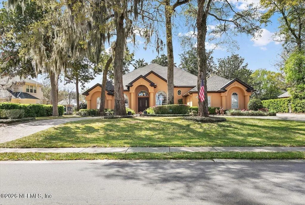 744 Shipwatch Drive E, Jacksonville