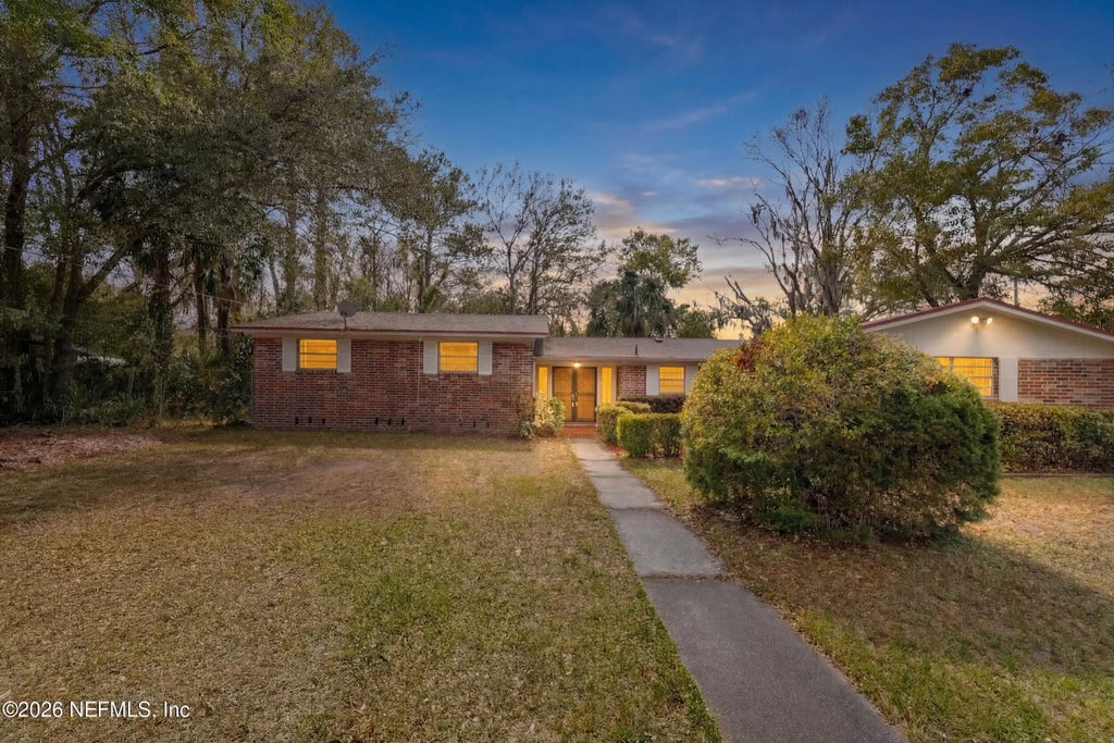 8648 Howell Drive, Jacksonville