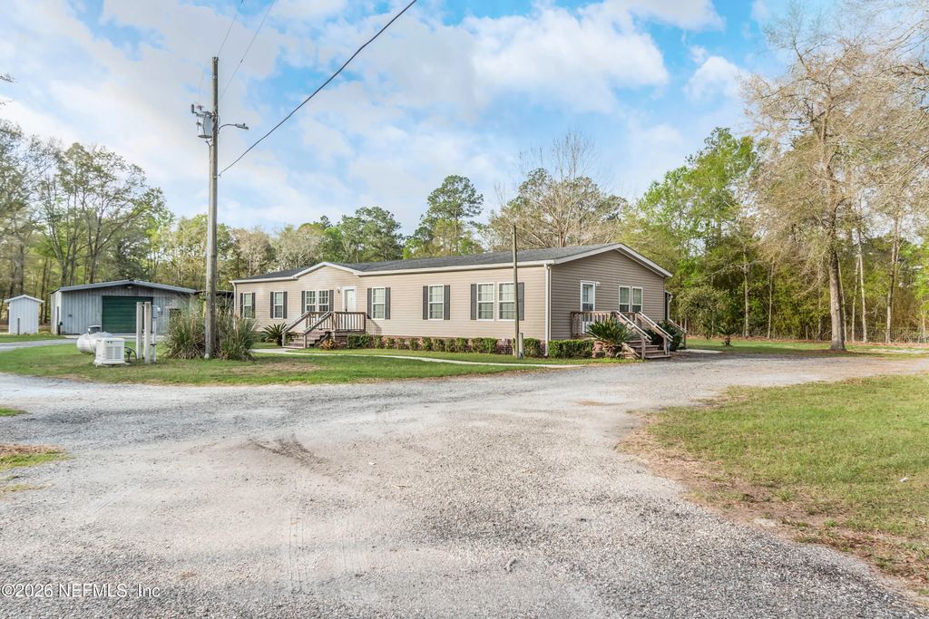 5932 Woodlawn Road, Macclenny