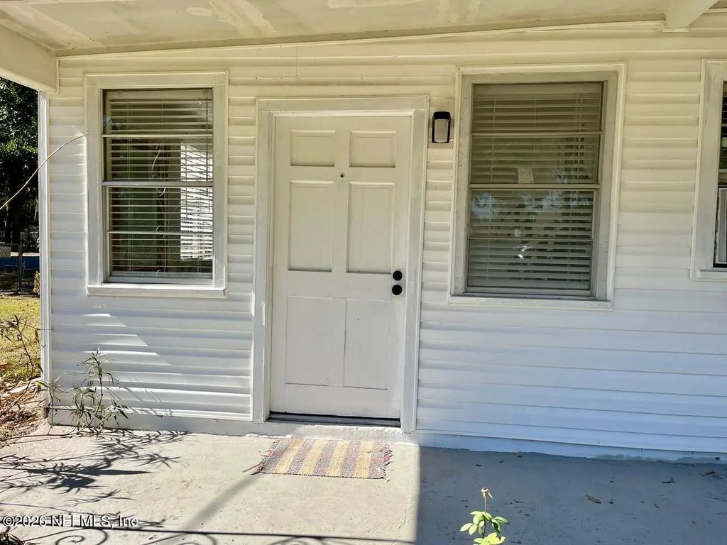 8903 Hipps Road, Jacksonville