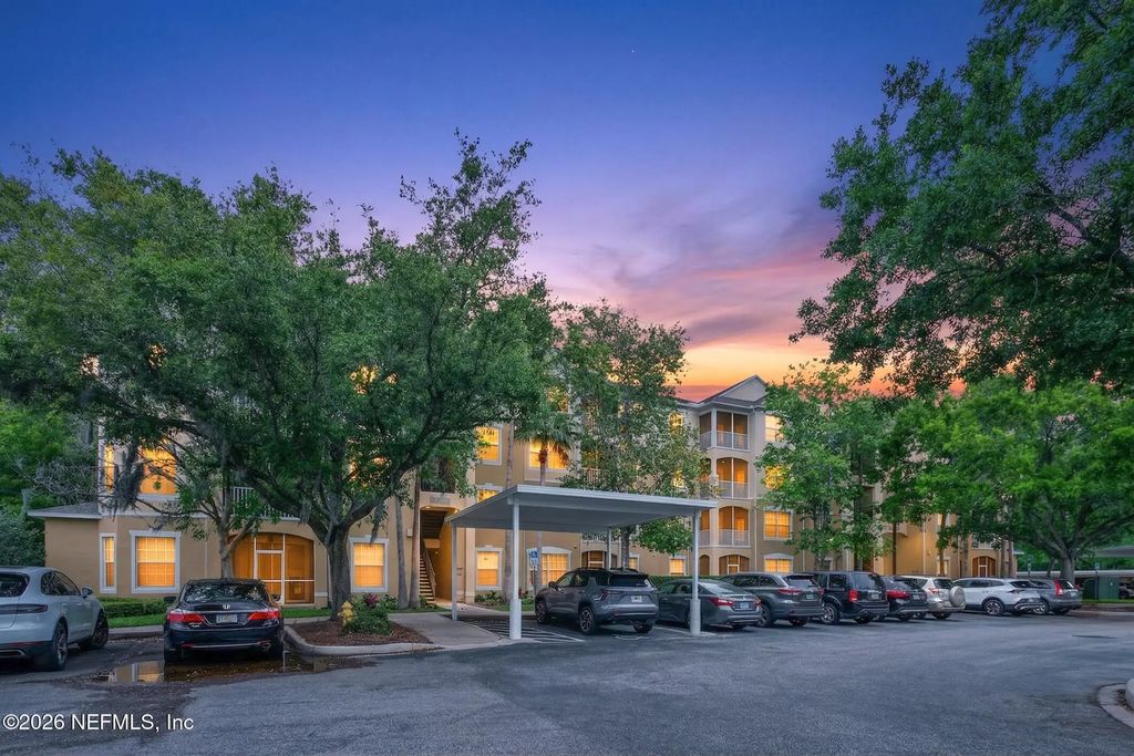 7801 Point Meadows Drive 1205, Jacksonville