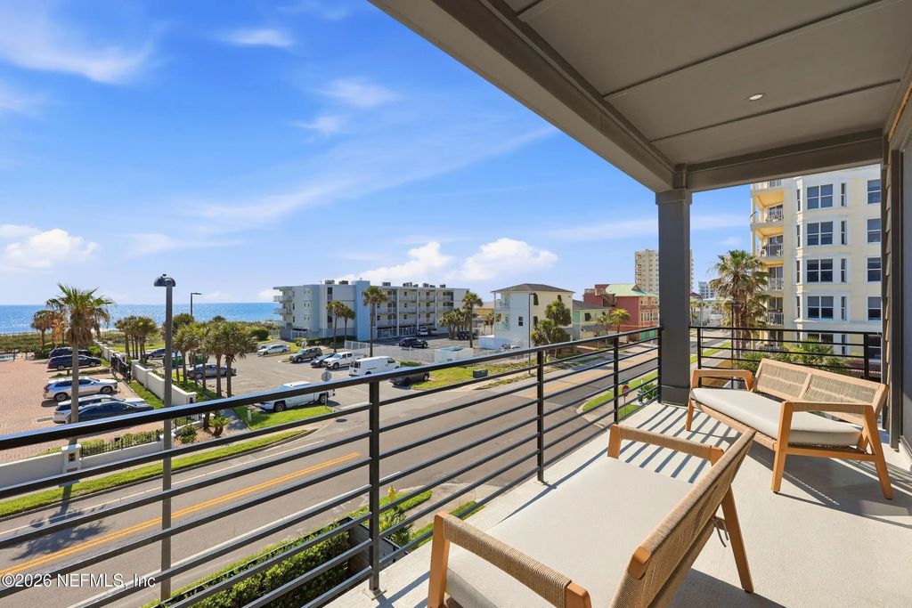 105 N 11th Avenue, Jacksonville Beach