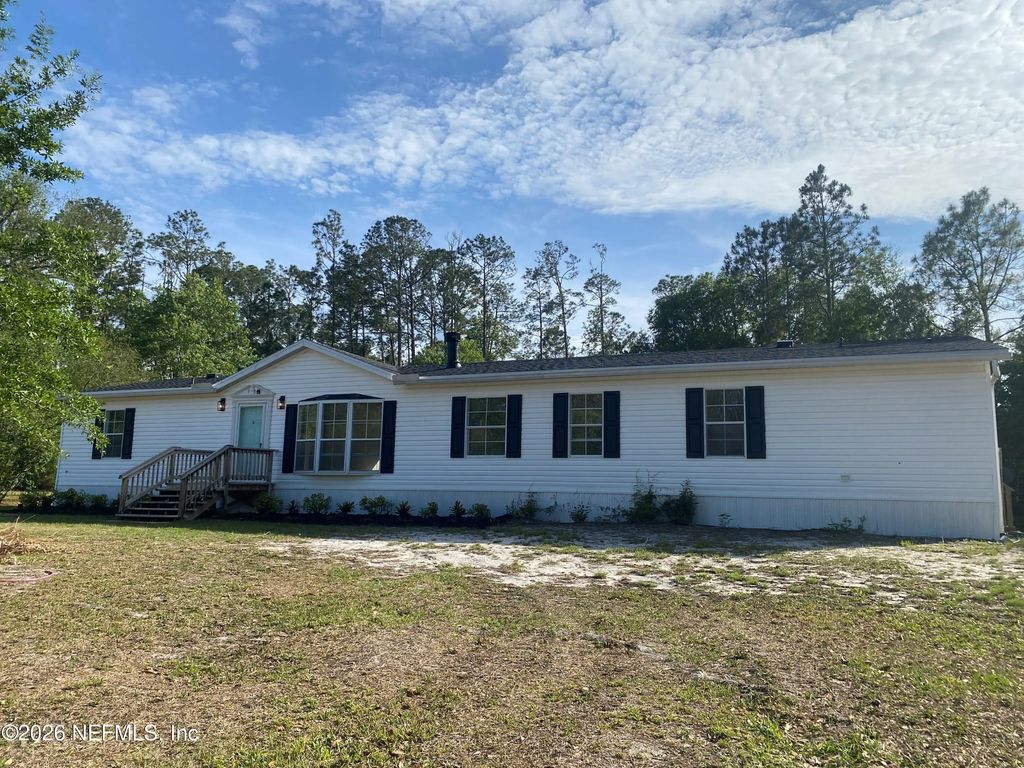 195 Yucca Street, Middleburg