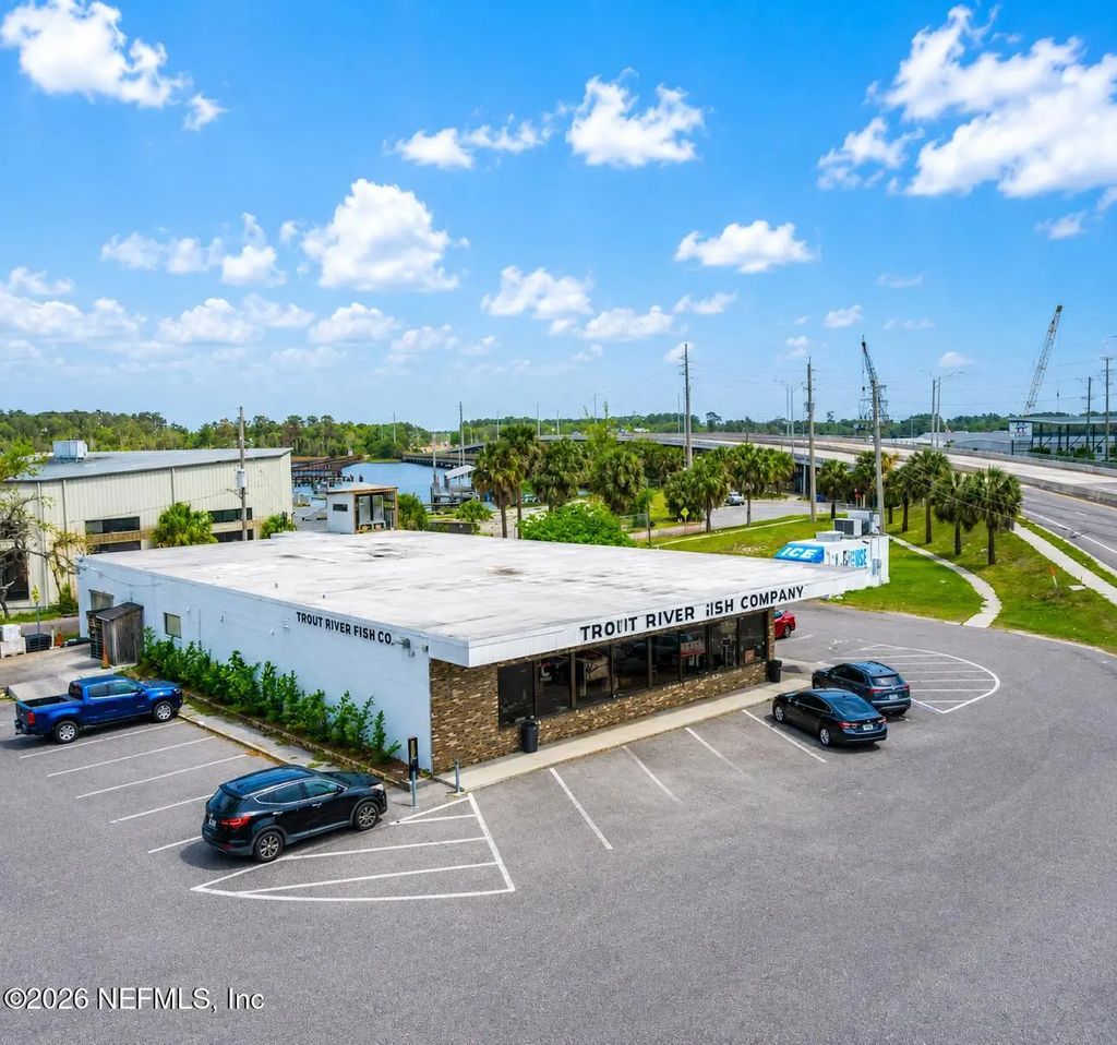 8074 N Main Street, Jacksonville