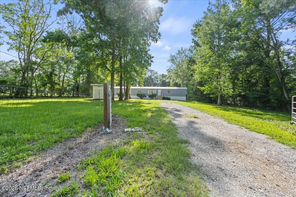 3197 Valley View, Middleburg