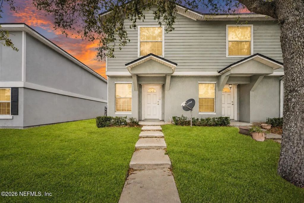 8446 Mcgirts Village Lane, Jacksonville