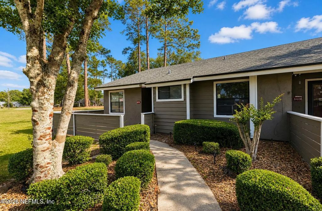 8412 Long Meadow Circle N, Jacksonville
