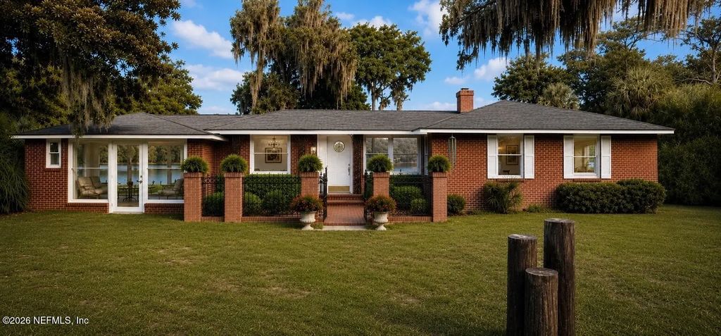 1900 E Holly Oaks Lake Road E, Jacksonville