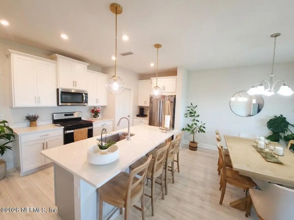 13011 Holsinger Boulevard, Jacksonville
