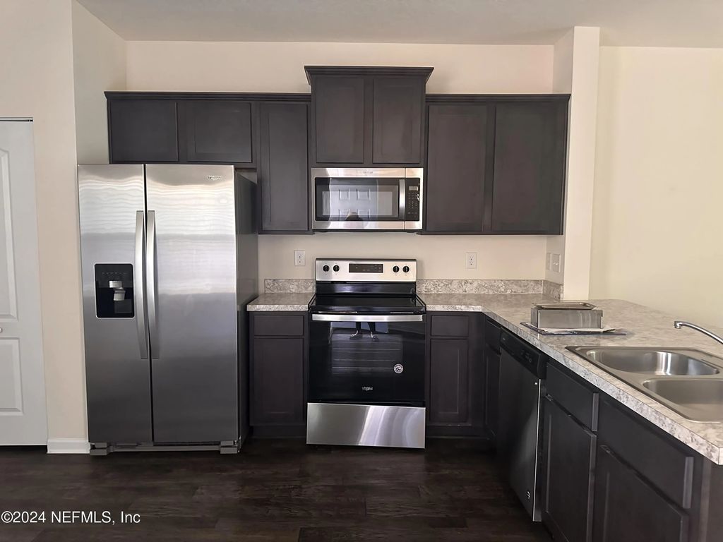 7825 Echo Springs Road, Jacksonville