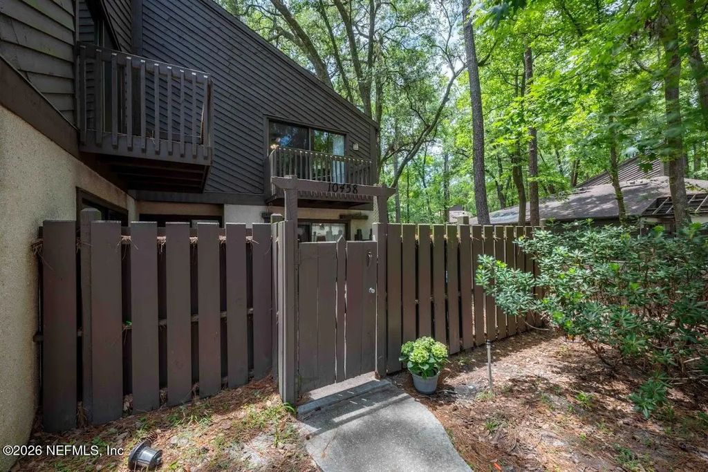 10458 Big Tree Circle E, Jacksonville