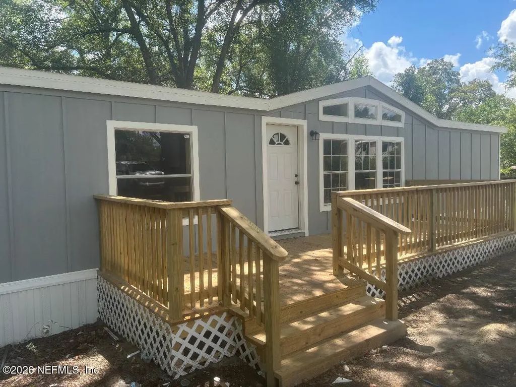 60 Plankton Avenue, Middleburg