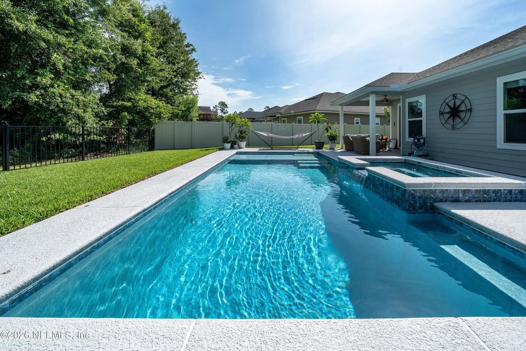 1717 Austin Lake Way, Middleburg