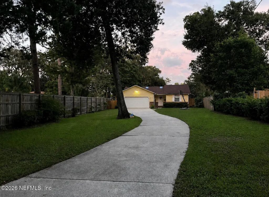 1671 Holly Oaks Lake Road E, Jacksonville