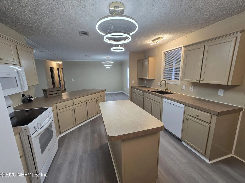 229 Dolphin Circle, Middleburg