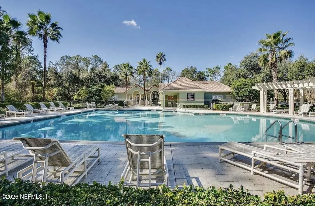 7701 Timberlin Park Boulevard 323, Jacksonville