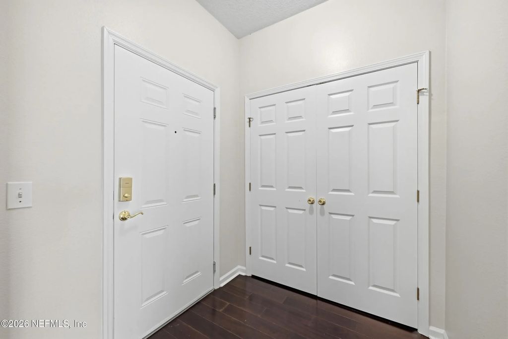 7801 Point Meadows Drive 1402, Jacksonville