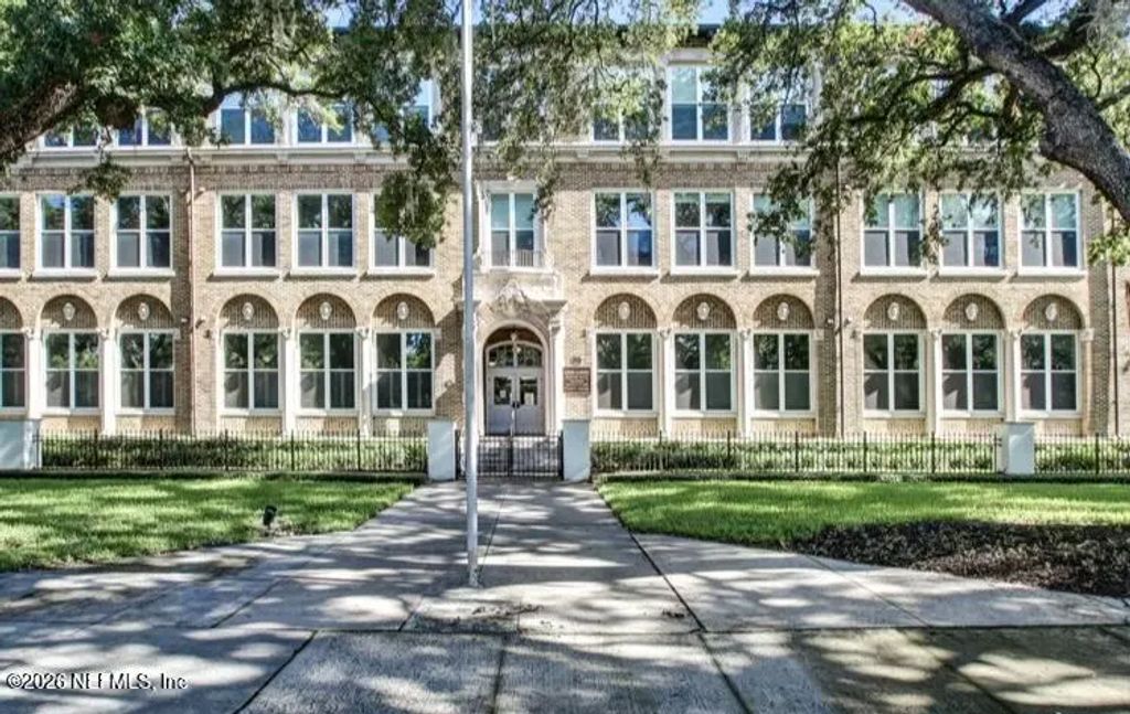 2525 College Street 2304, Jacksonville