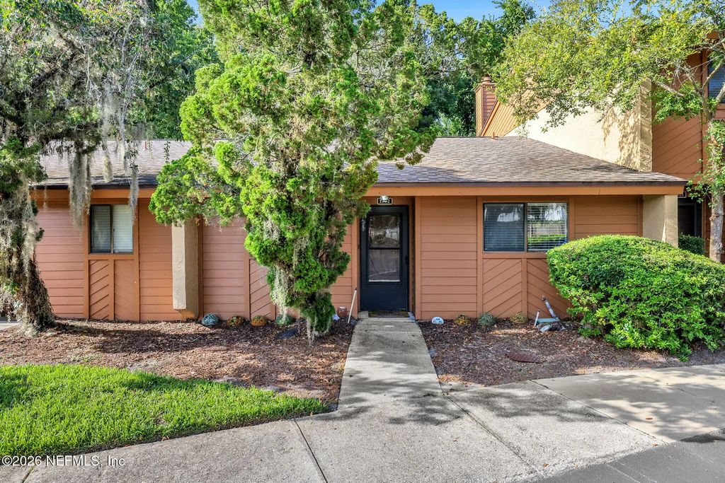 85 Debarry Avenue 1002, Orange Park