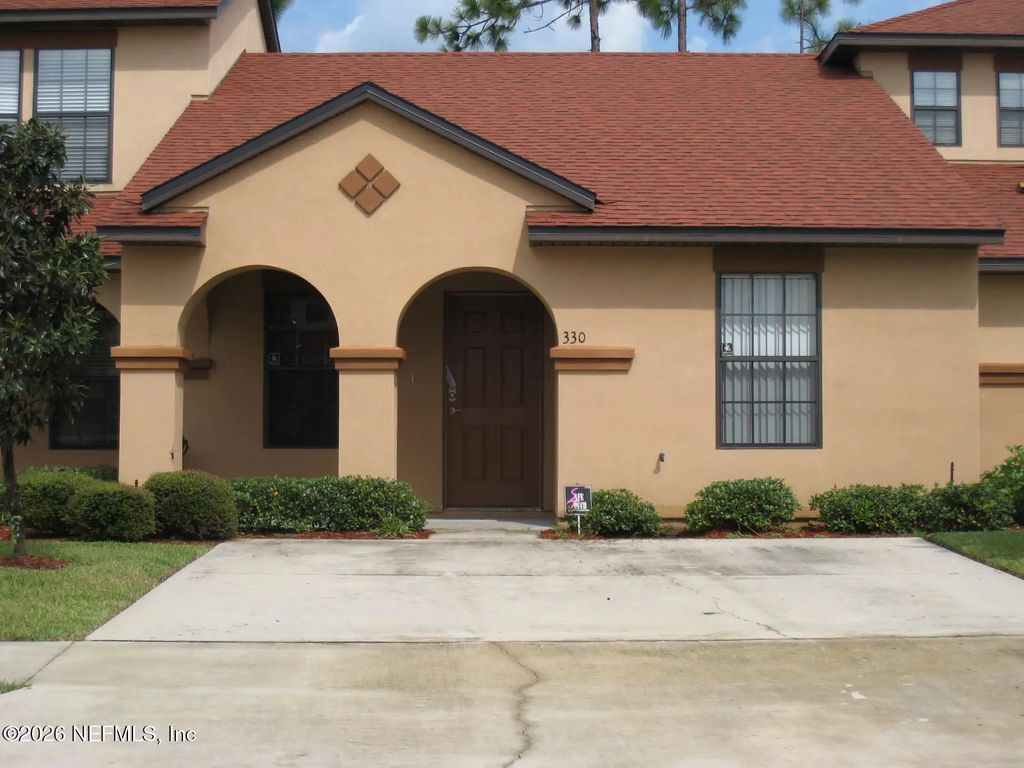 330 Redwood Lane, St. Johns