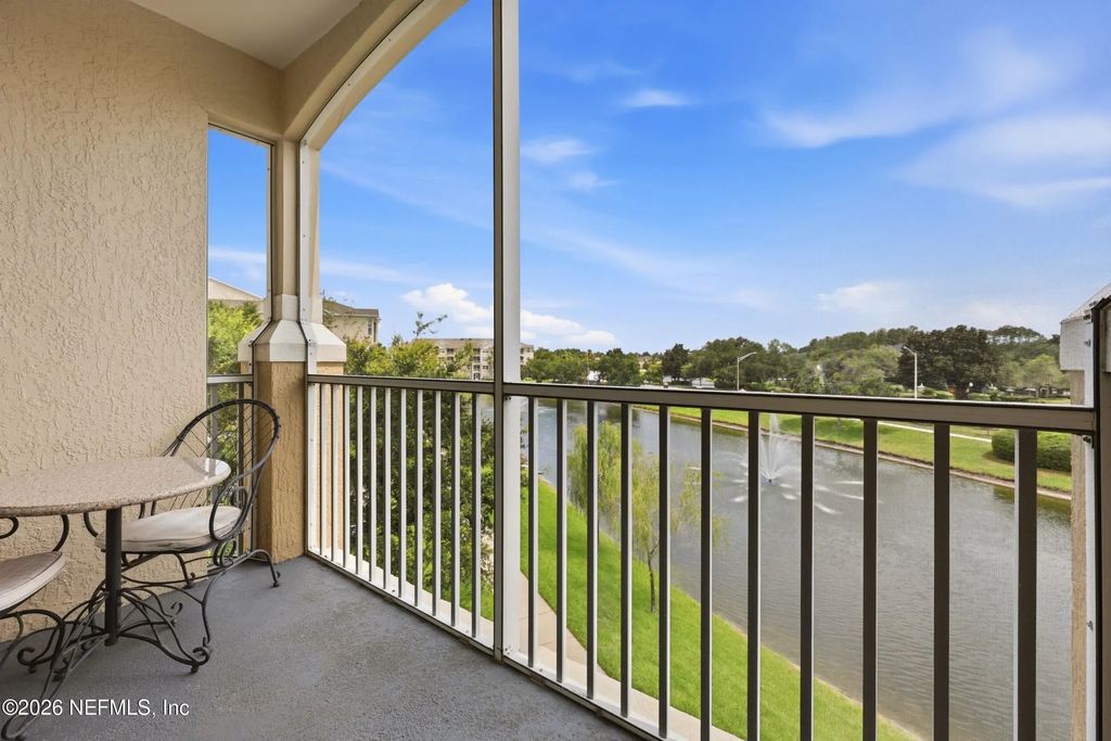7801 Point Meadows Drive 2303, Jacksonville