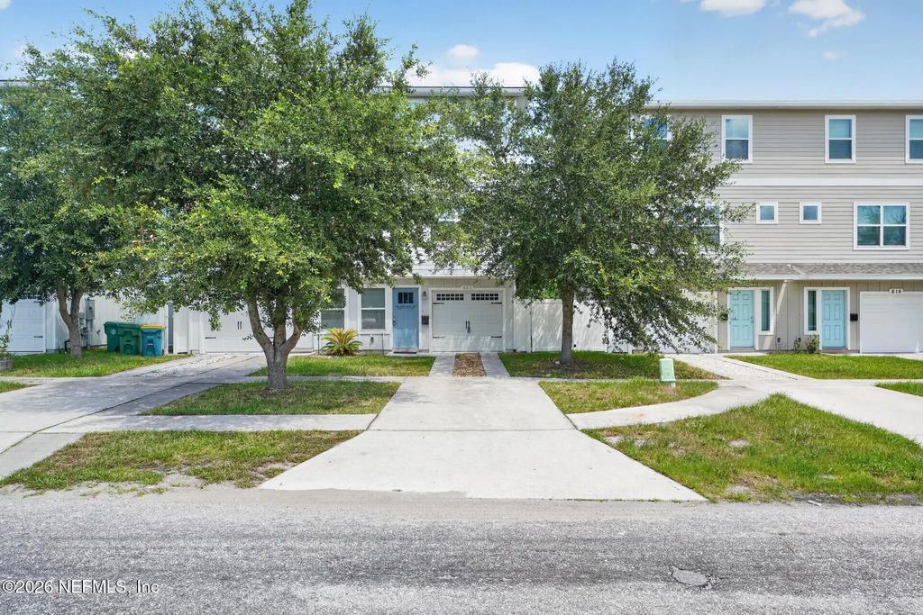 843 3rd Avenue S, Jacksonville Beach
