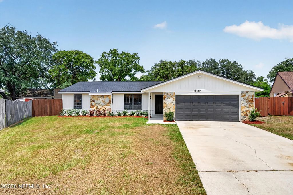 12227 Chippenham Court, Jacksonville