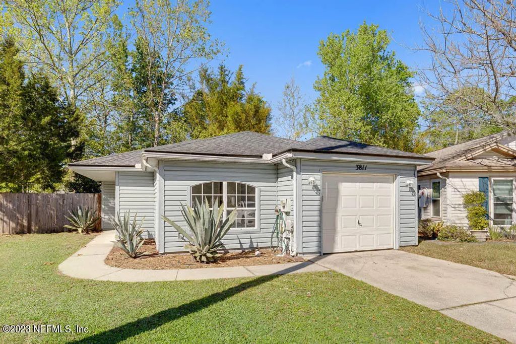 3811 Autumn Leaf Court, Jacksonville