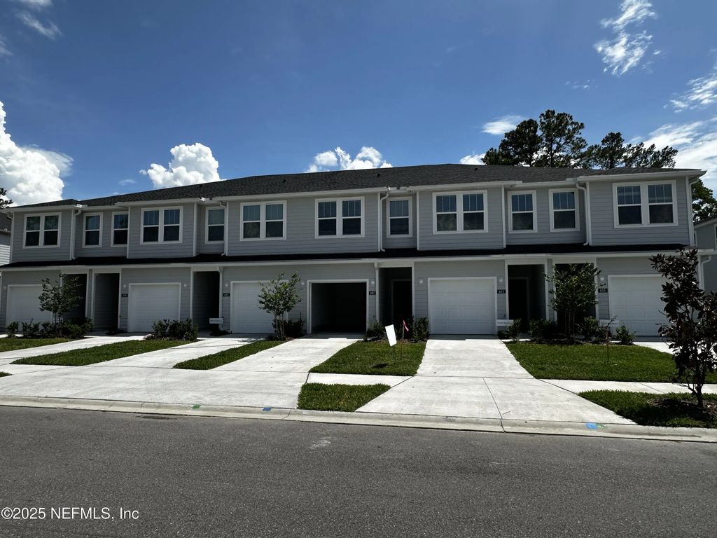 611 Holly Lakes Drive, Orange Park