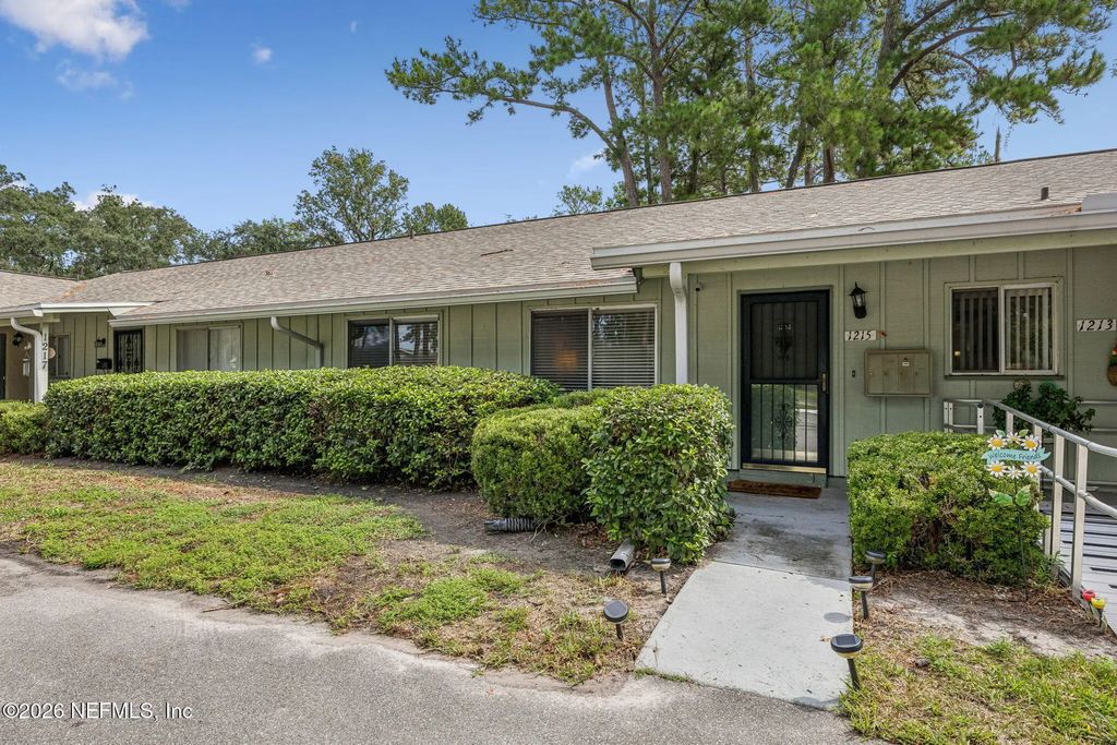 1215 The Grove Road, Orange Park