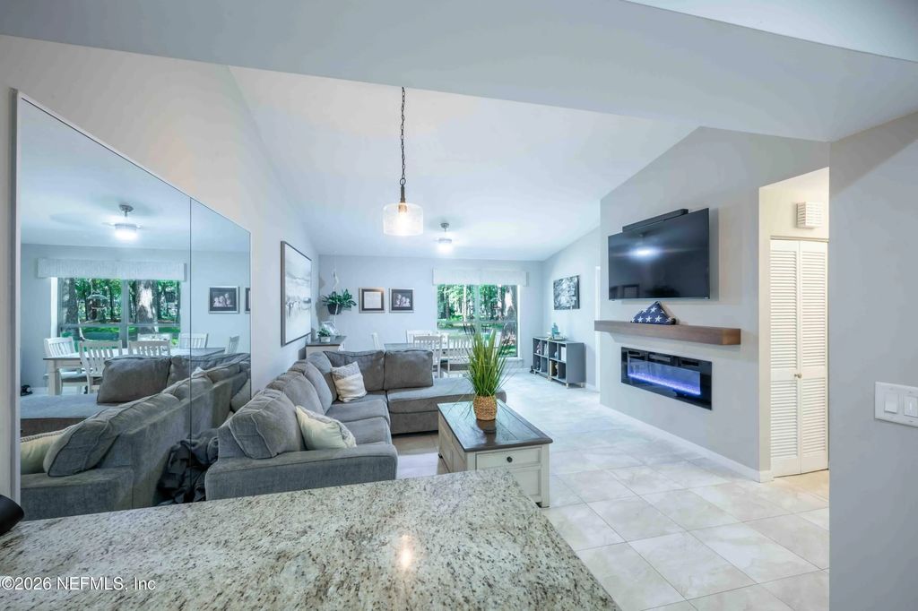 10413 Big Tree Circle E, Jacksonville
