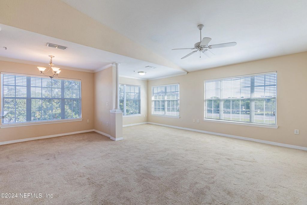 7800 Point Meadows Drive 1232, Jacksonville