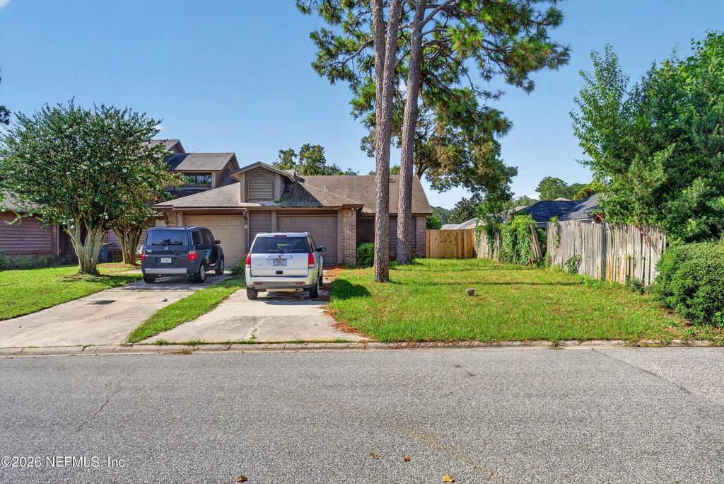 8010 International Village Drive, Jacksonville