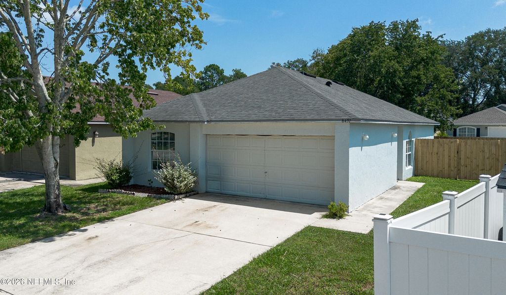 8451 Oak Crossing Drive W, Jacksonville